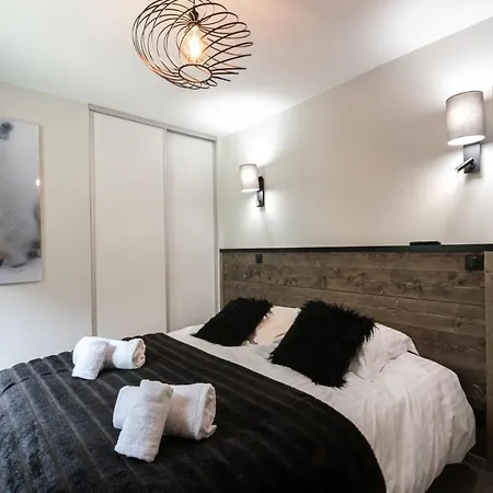 White Pearl Apartment